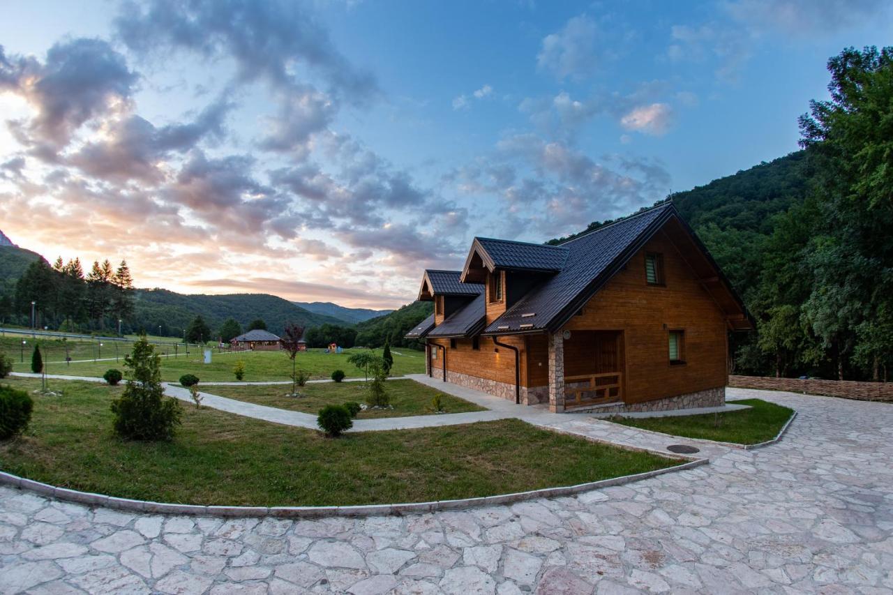 Vila "Maglic" Тьентиште Экстерьер фото